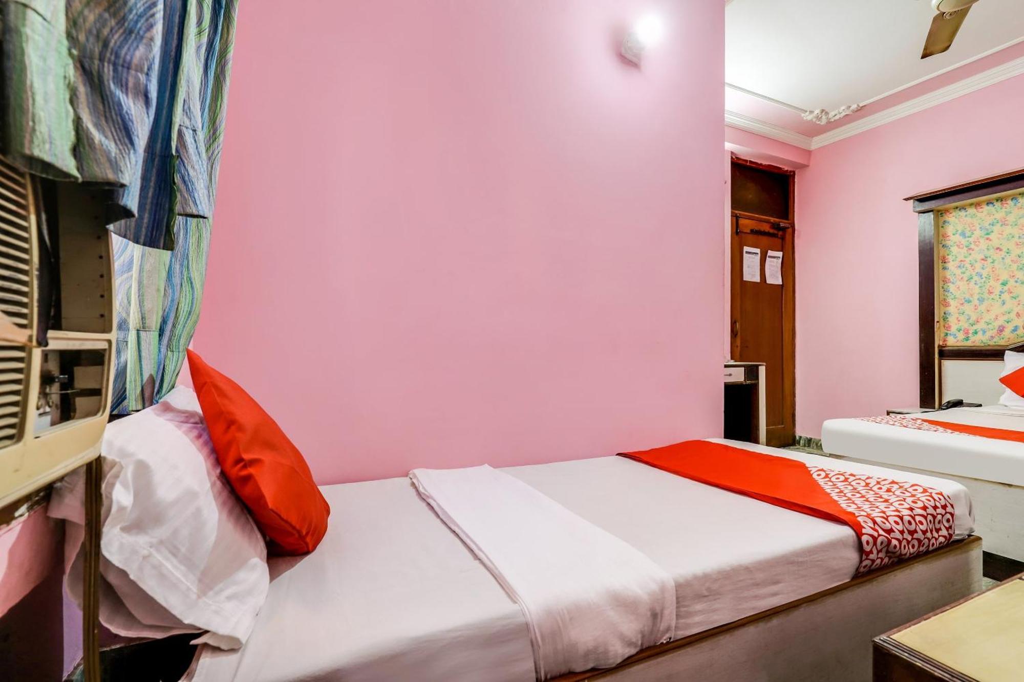 SPOT ON 75351 Hotel Moon Palace Dx New Delhi Buitenkant foto