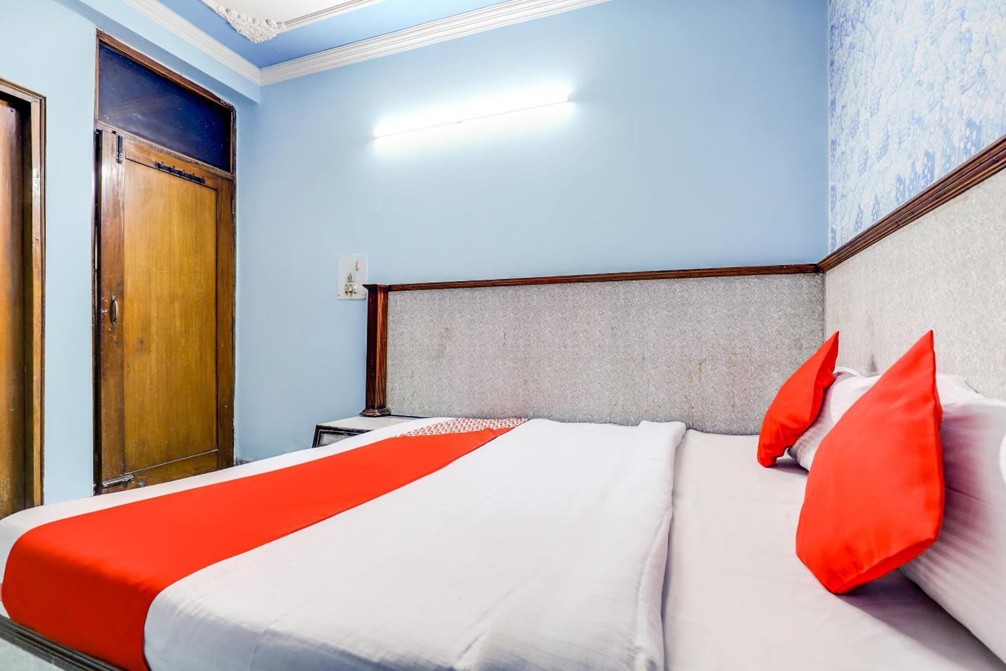SPOT ON 75351 Hotel Moon Palace Dx New Delhi Buitenkant foto