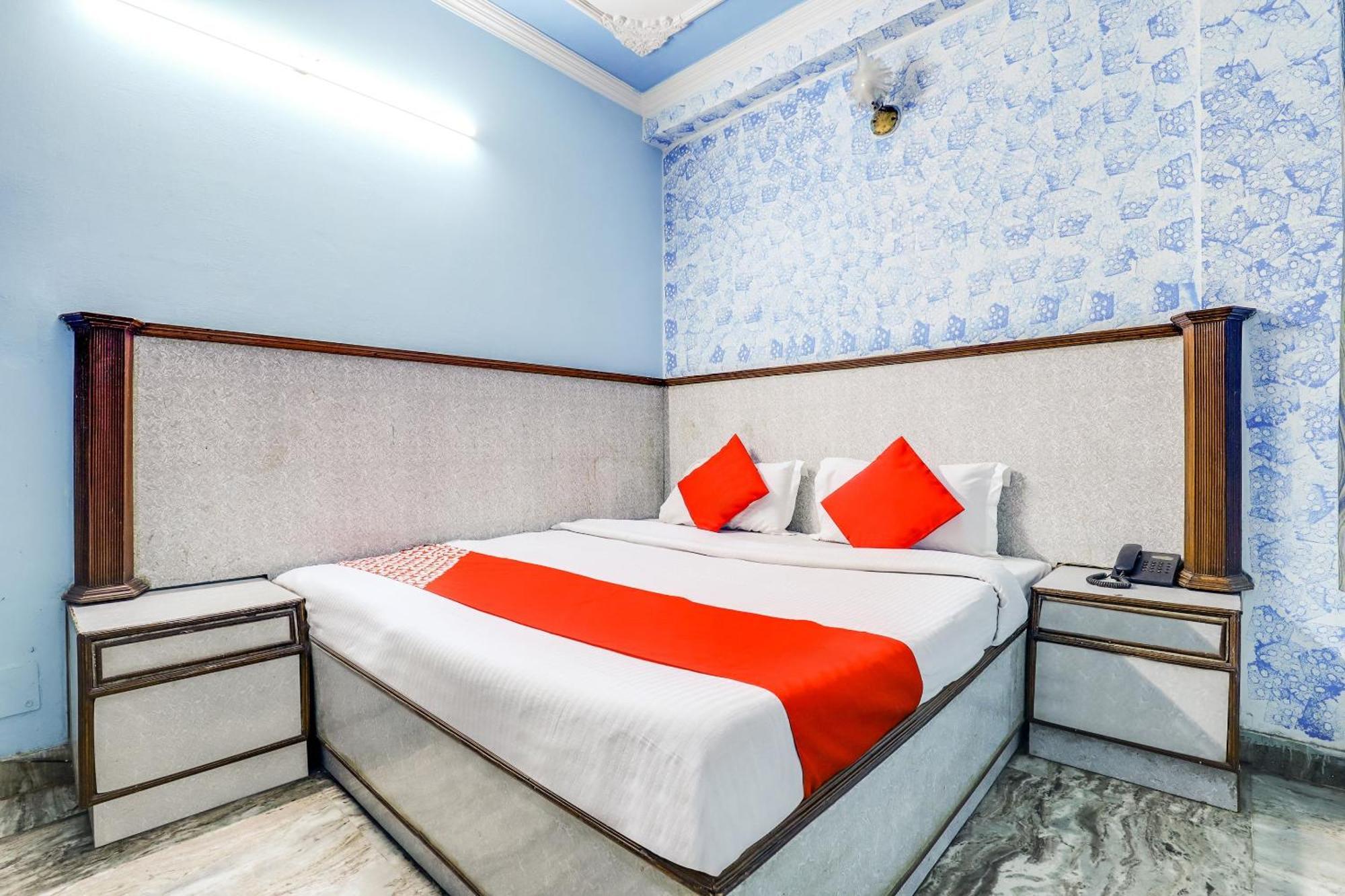 SPOT ON 75351 Hotel Moon Palace Dx New Delhi Buitenkant foto