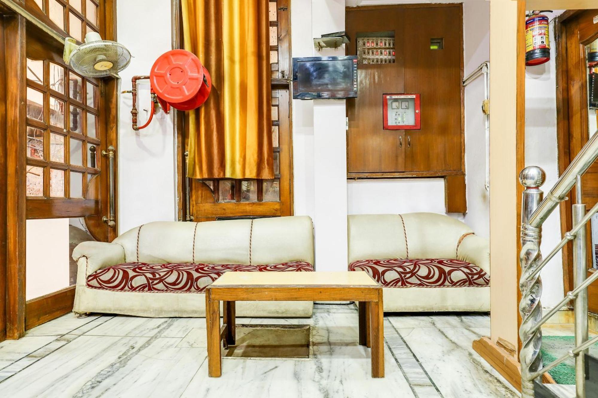 SPOT ON 75351 Hotel Moon Palace Dx New Delhi Buitenkant foto