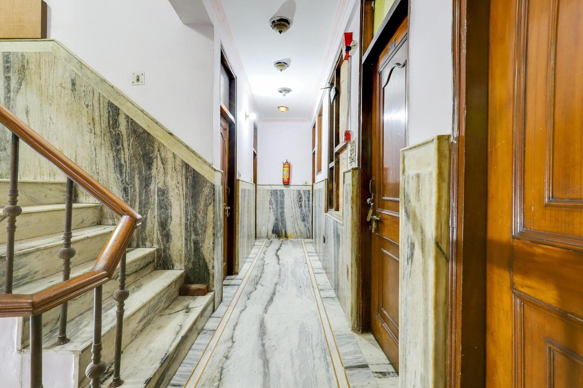 SPOT ON 75351 Hotel Moon Palace Dx New Delhi Buitenkant foto