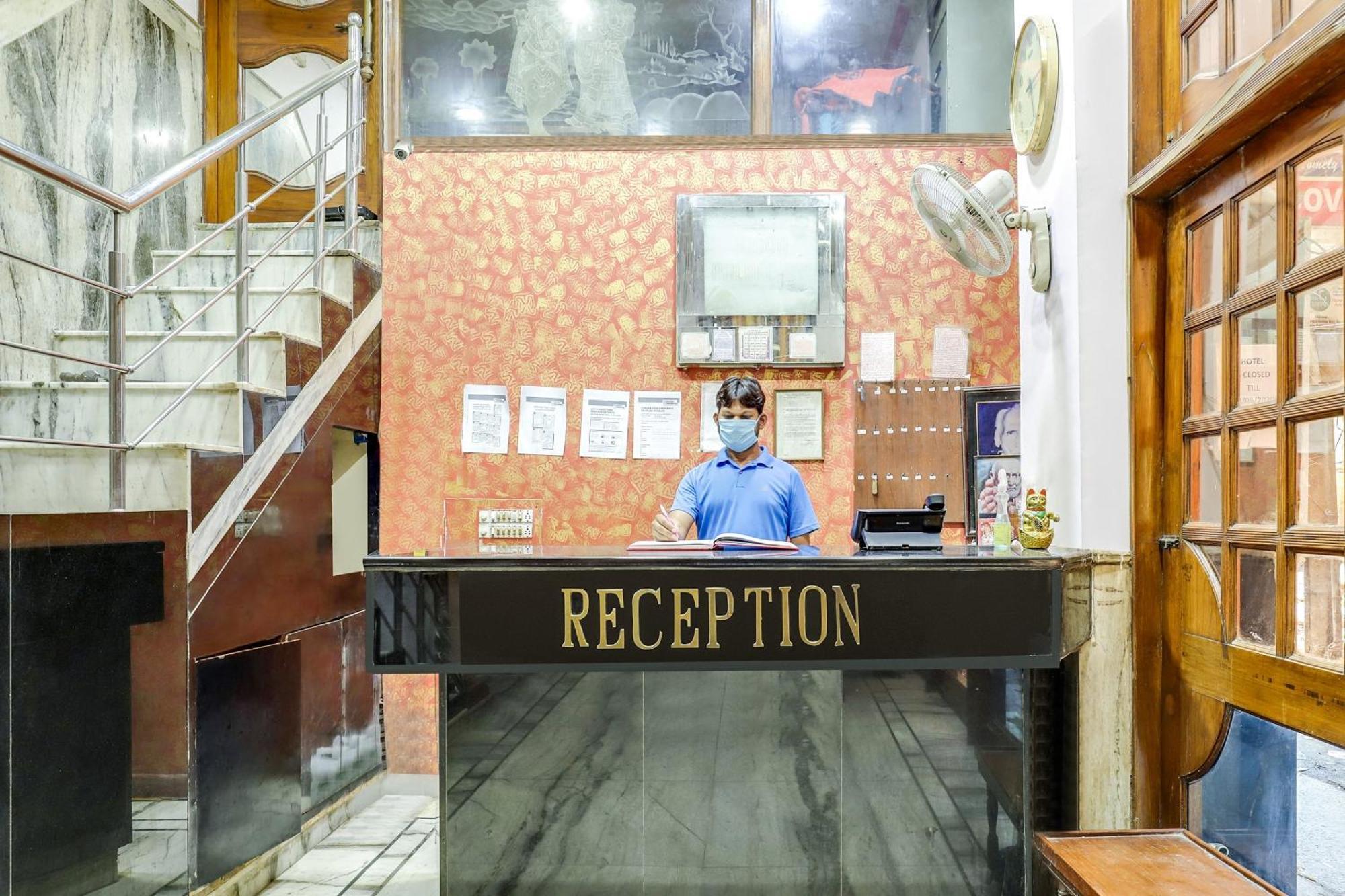 SPOT ON 75351 Hotel Moon Palace Dx New Delhi Buitenkant foto